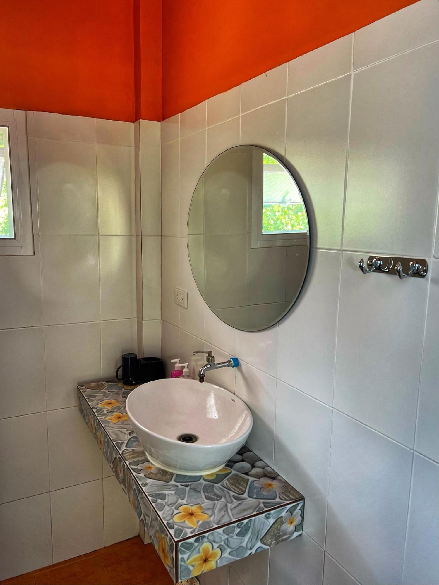 Twocans Resort Kohmak - Sha Koh Mak Habitación foto